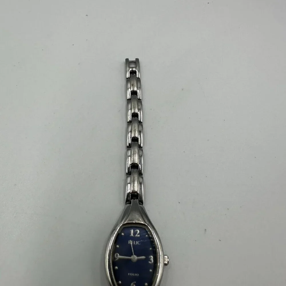 3/$30 Relic Folio Watch Women Silver Tone Blue Dial Barrel Case ZR33415